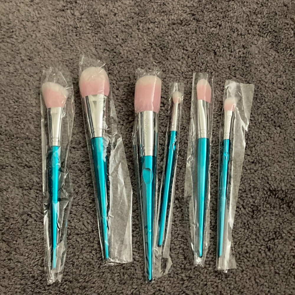 OMFG cosmetics - 6 piece brush set